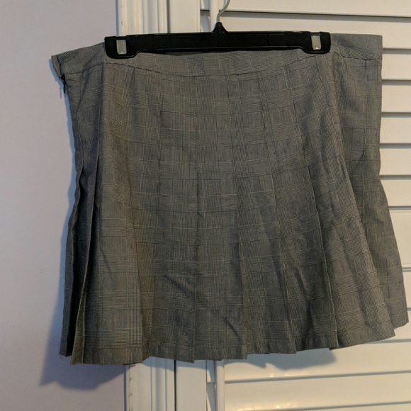 Glen Plaid Skirt - Picture 2 of 2